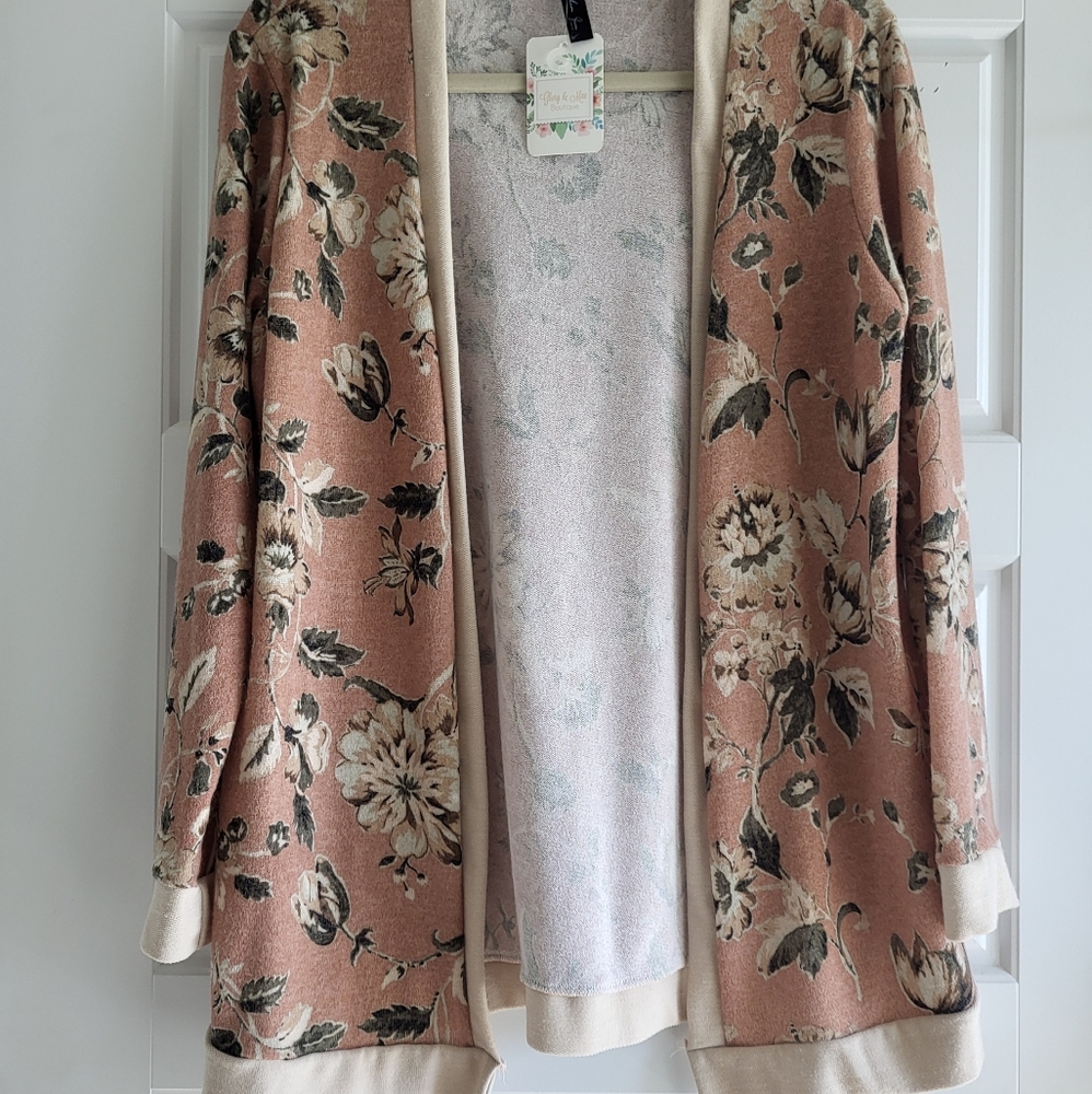 Cardigan Floral, Cute Banded Sleeves, NWT Size S